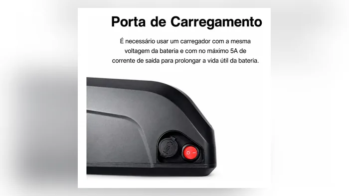 Porta de carregamento de uma bateria de bicicleta elétrica de encaixe no quadro, com orientação sobre o carregador correto