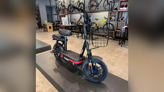 Yoo Mobility Y-200 em exposição numa loja de bicicletas