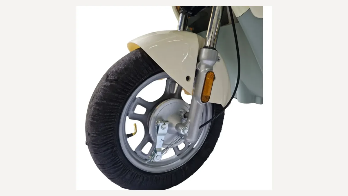Roda dianteira da Bonmad Vespa, uma scooter elétrica 1000W com freio a tambor